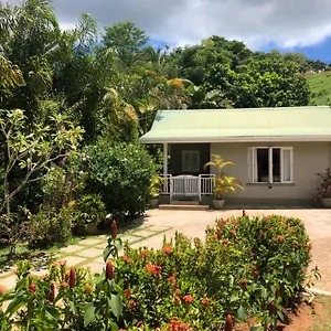 sunbird-bungalow.maheislandhotels.com/
