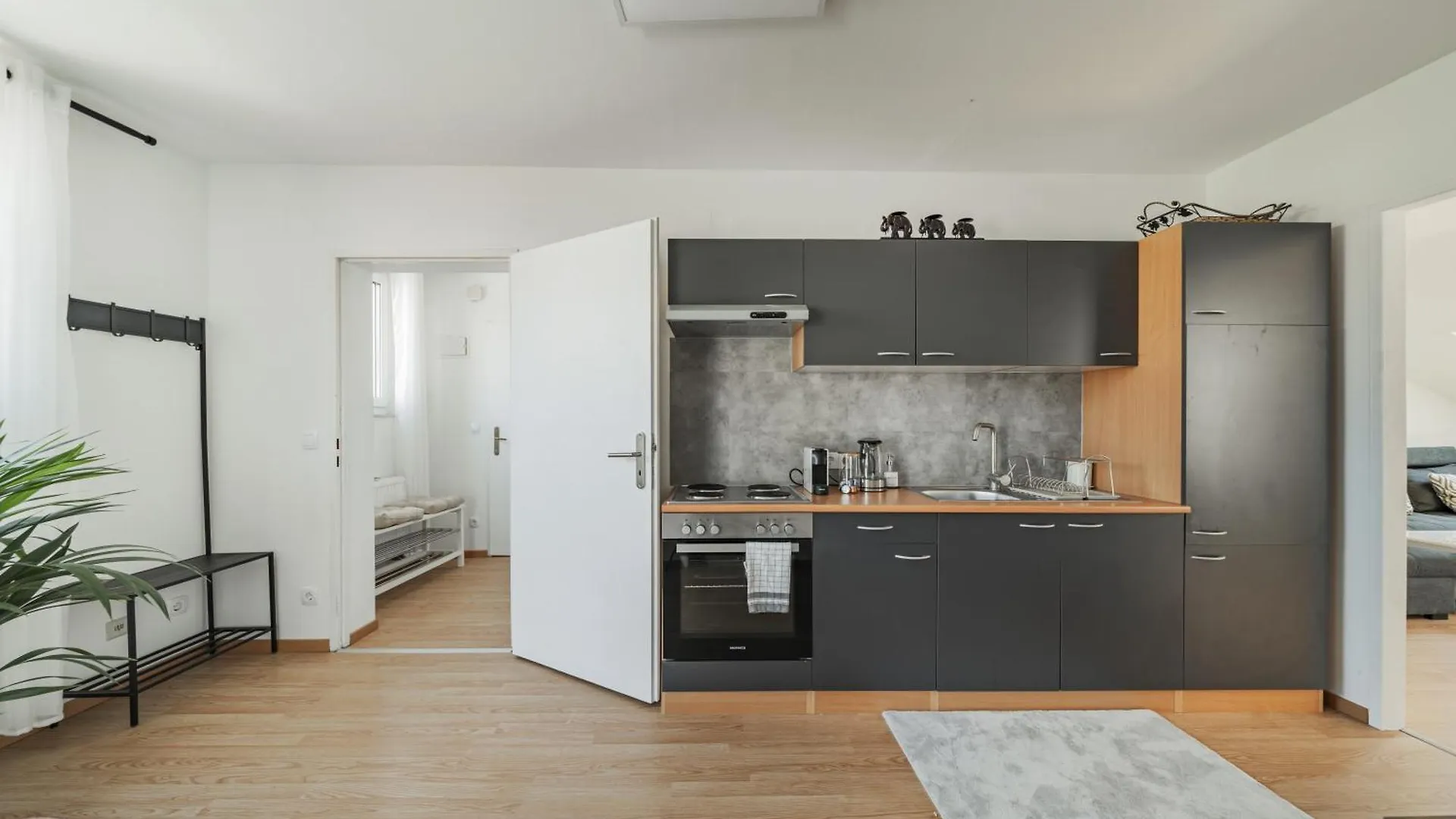 City Lodge Viena 0*,  Austria